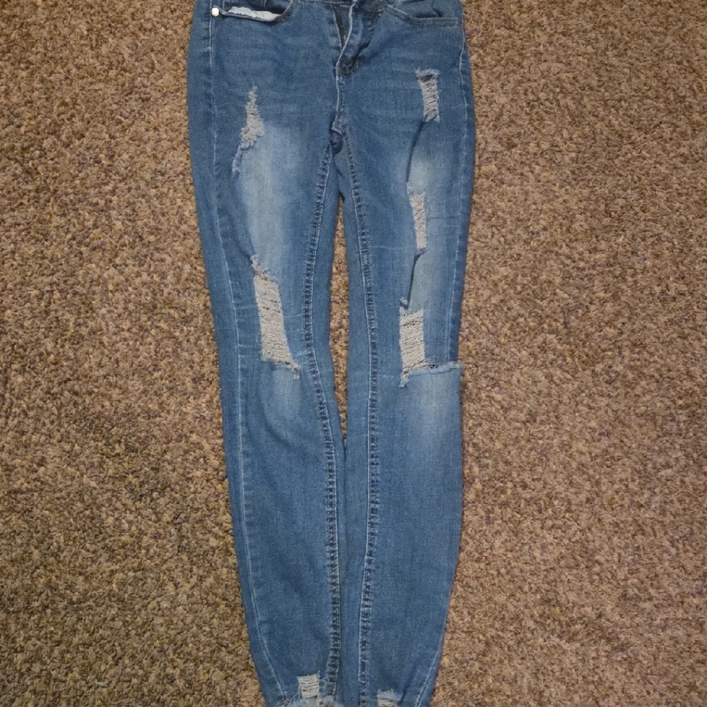 Stylish Blue Distressed Women Jeans